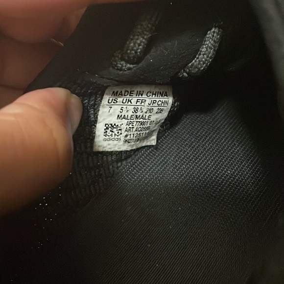 Yeezy boost 350 Pirate Black - Picture 7 of 7